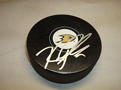 Kyle Palmieri ลงนามใน Anaheim Ducks Hockey Puck ลายเซ็นต์ 1A - NHL Pucks ลายเซ็นต์